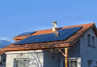 panneaux solaires sur une maison